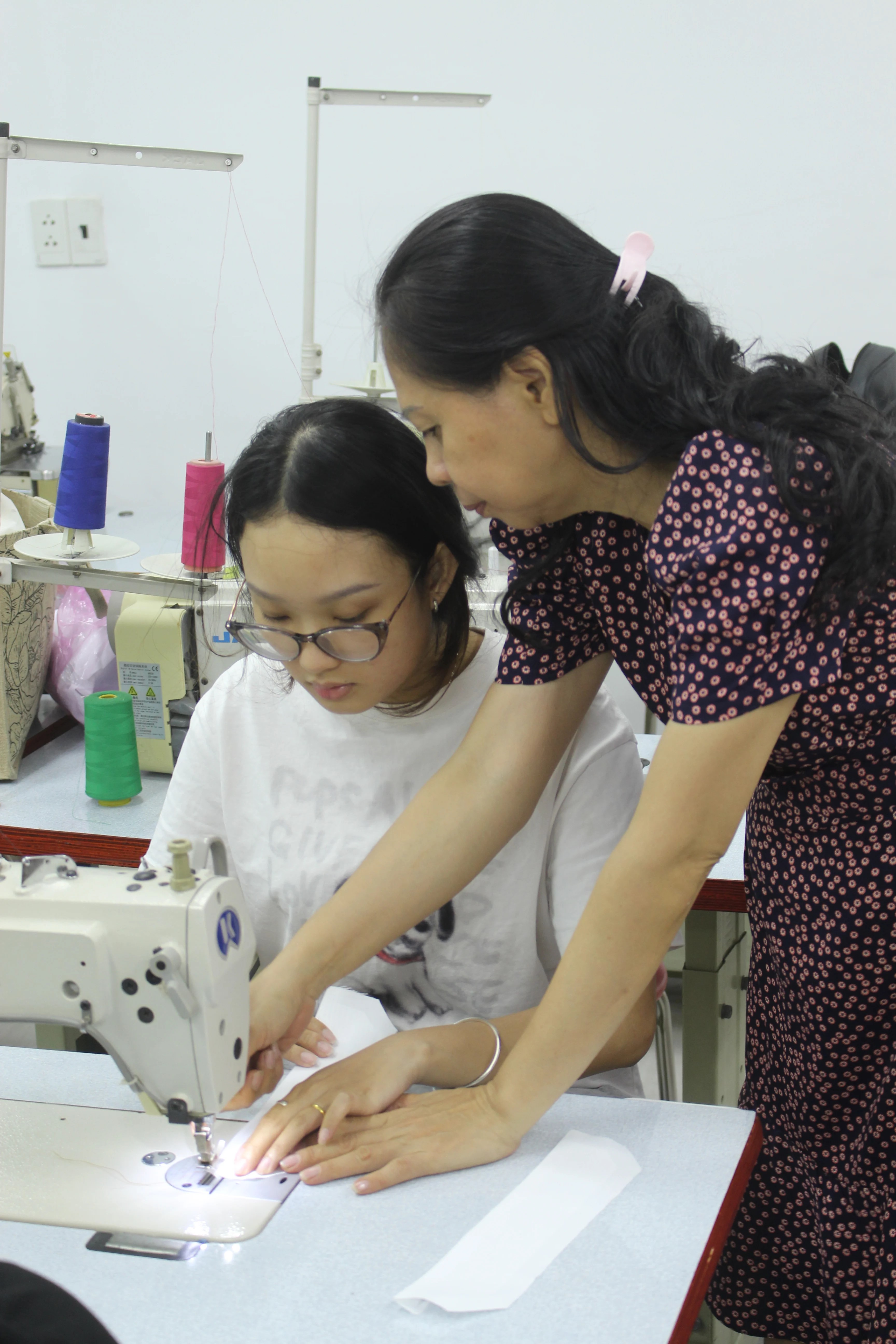 Học may cầm tay chỉ việc